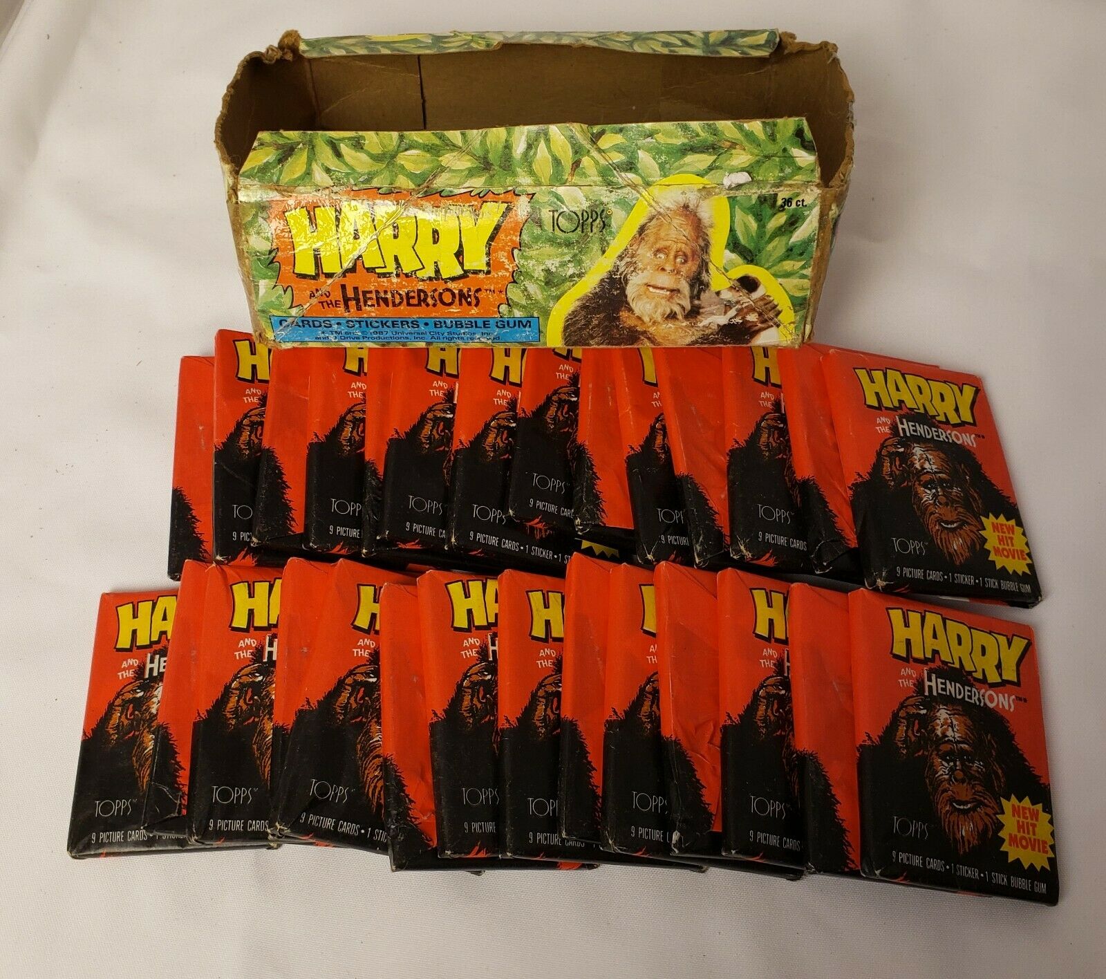 1987 Topps Harry And The Hendersons 28 Count Lot Wax Pack Trading Cards Bigfoot